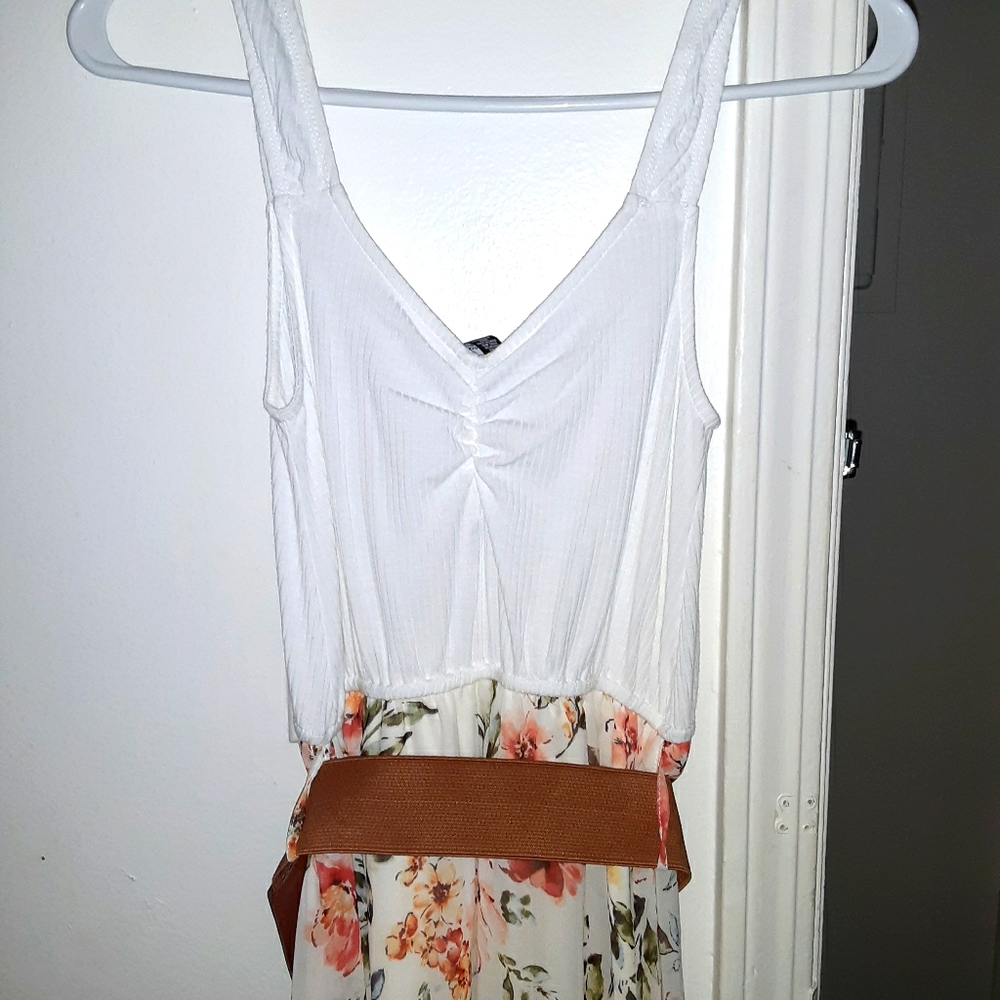 Dress - Picture 2 of 5